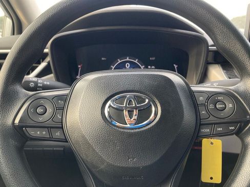 Used 2026 Toyota Corolla LE FWD image 17