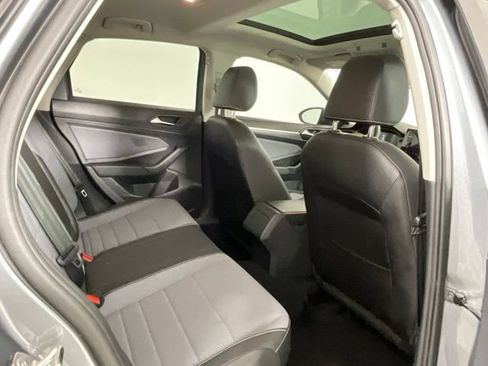 Used 2025 Volkswagen Jetta SE FWD image 17
