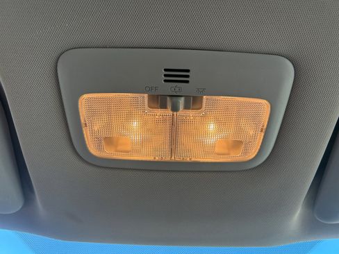 Used 2015 Toyota Corolla L image 23