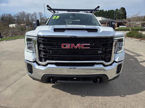 Used 2023 GMC Sierra 3500 Pro w/ Convenience Package image 3