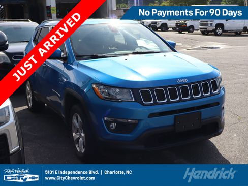 Used 2018 Jeep Compass Latitude w/ Popular Equipment Group AWD/4WD image 1