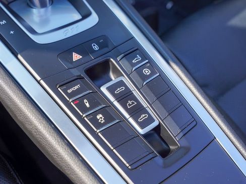 Used 2017 Porsche 911 Carrera RWD image 22