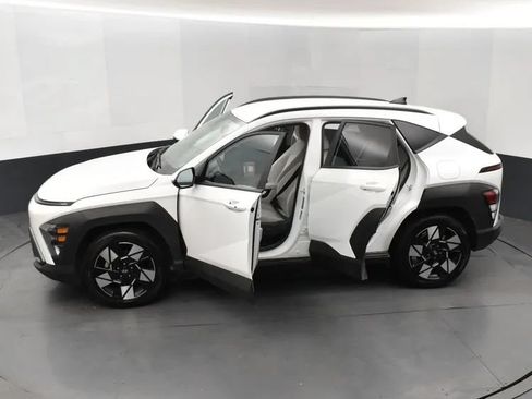 Used 2024 Hyundai Kona SEL FWD image 7