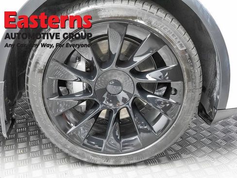 Used 2022 Tesla Model Y Long Range AWD/4WD image 27