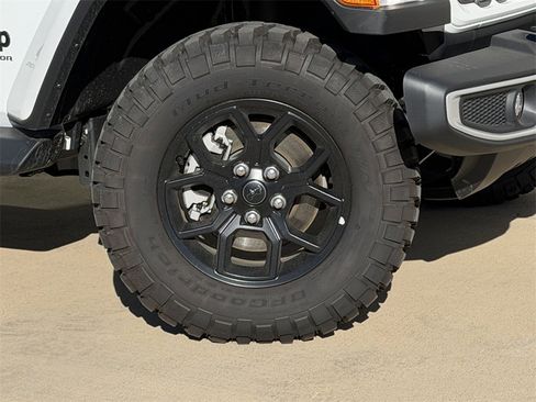 New 2025 Jeep Gladiator Sport image 8