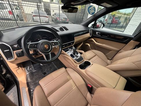 Used 2019 Porsche Cayenne image 30