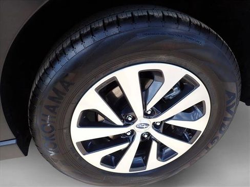 Used 2025 Subaru Outback Premium AWD/4WD image 7