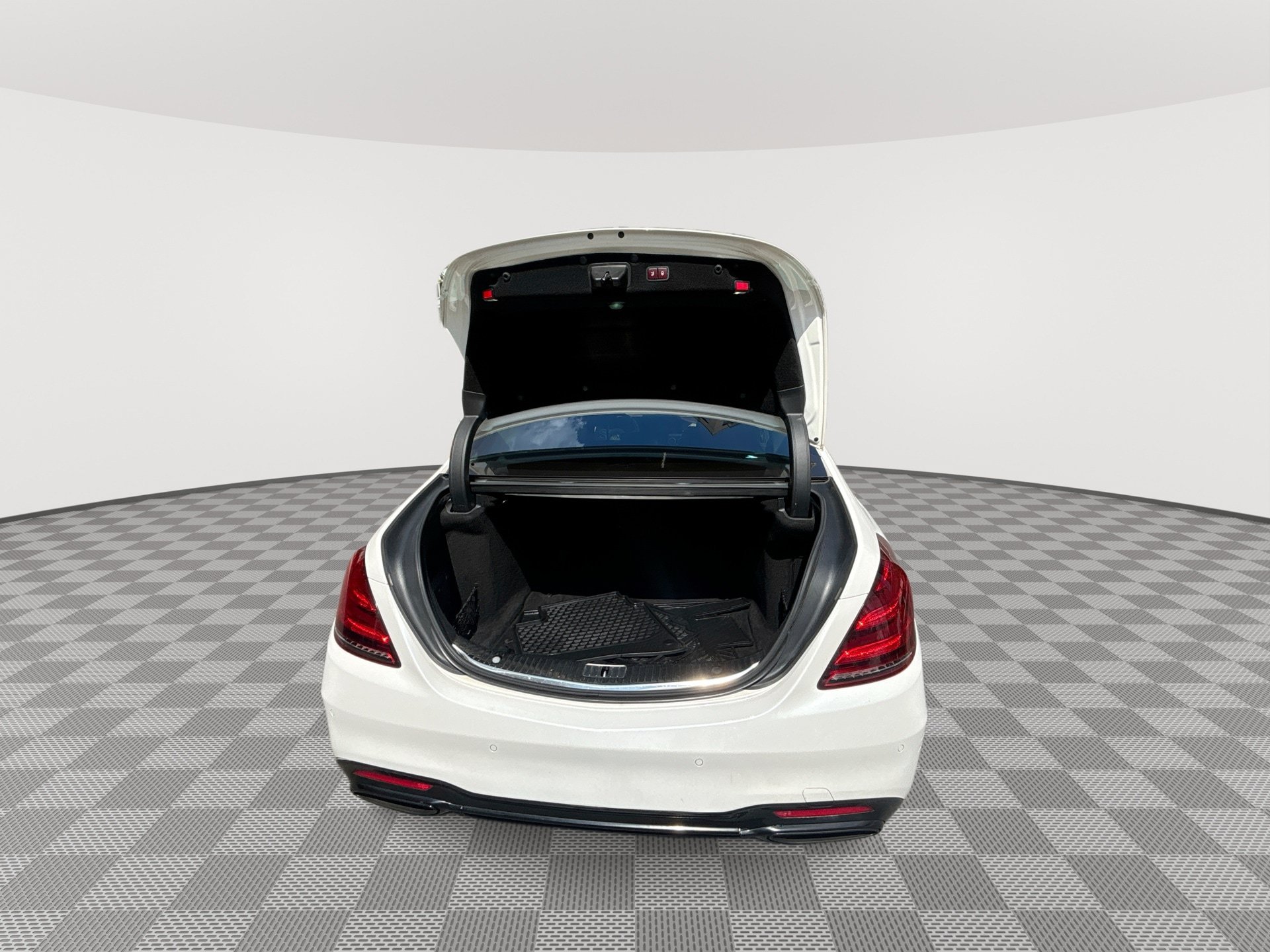 Used 2018 Mercedes-Benz S 560 4MATIC Sedan image 21