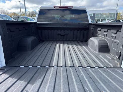 Used 2023 Chevrolet Silverado 1500 LT AWD/4WD image 8