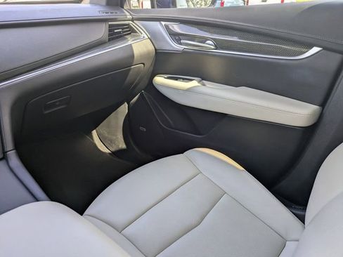 Used 2025 Cadillac XT5 Sportv w/ Technology Package image 18