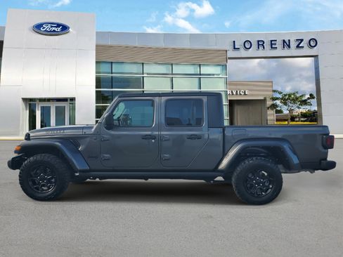 Used 2023 Jeep Gladiator Sport image 8