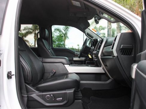 Used 2019 Ford F250 Lariat w/ Chrome Package AWD/4WD image 40