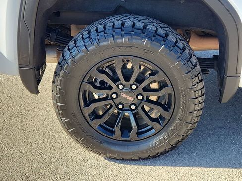 Used 2022 GMC Sierra 1500 AT4X image 12