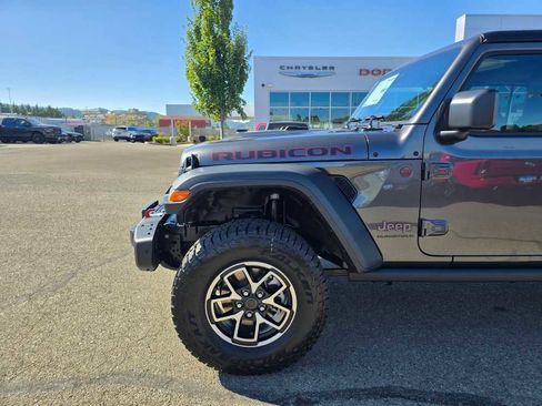 New 2025 Jeep Gladiator Rubicon w/ Convenience Group image 18