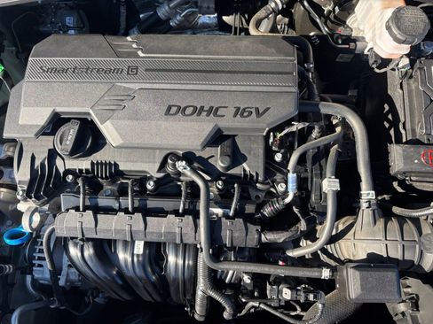 Used 2025 Hyundai Kona SEL image 32