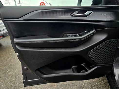 Used 2025 Jeep Grand Cherokee L Laredo w/ Luxury Tech Group I image 19