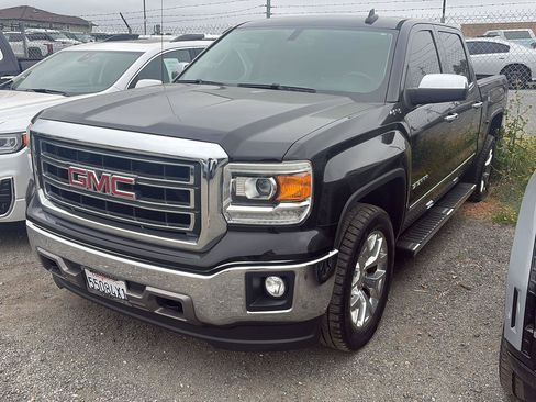 Used 2015 GMC Sierra 1500 SLT w/ SLT Crew Cab Value Package AWD/4WD image 3