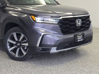 Used 2025 Honda Pilot Touring video 2