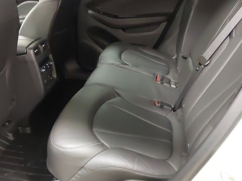 Used 2019 Buick Envision Essence image 35