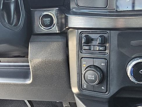 Used 2023 Ford F250 Lariat w/ Chrome Package image 23