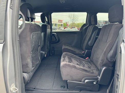 Used 2014 Dodge Grand Caravan SXT w/ Quick Order Package 29G SXT FWD image 16