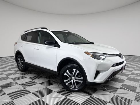 Used 2018 Toyota RAV4 LE w/ All Weather Liner Package image 1