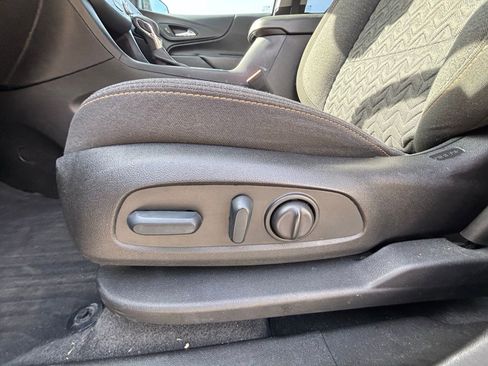 Used 2022 Chevrolet Equinox LT image 6