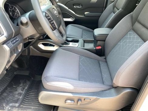 New 2026 Nissan Frontier SV w/ All-Weather Content Package AWD/4WD image 10