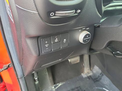 Used 2014 Kia Soul + w/ Primo Package image 24