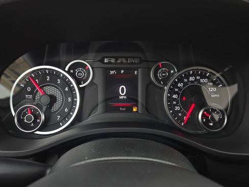 New 2026 RAM 1500 4x4 Crew Cab image 17