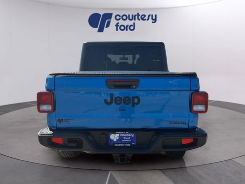 Used 2021 Jeep Gladiator Sport AWD/4WD image 6