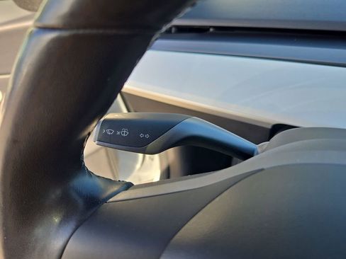 Used 2018 Tesla Model 3 Mid Range image 24