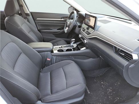 Used 2023 Nissan Altima 2.5 SV w/ SV Premium Package image 26