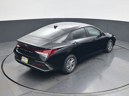 New 2026 Hyundai Elantra SE image 17
