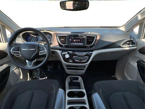 Used 2023 Chrysler Voyager LX FWD image 35