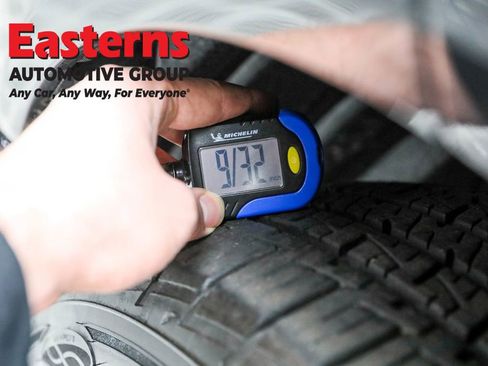 Used 2023 Toyota Venza Nightshade image 26