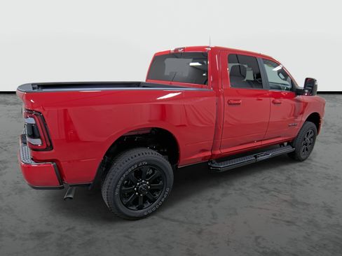Used 2024 RAM 2500 Big Horn w/ Night Edition AWD/4WD image 4