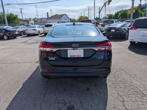 Used 2017 Ford Fusion SE FWD image 7