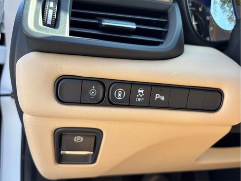 Used 2022 Acura TLX w/ Technology Package image 37