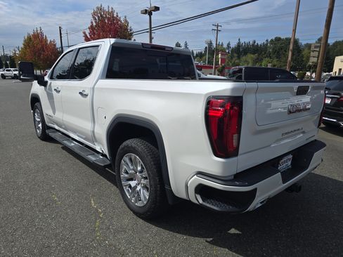 Used 2021 GMC Sierra 1500 Denali w/ Driver Alert Package II AWD/4WD image 5