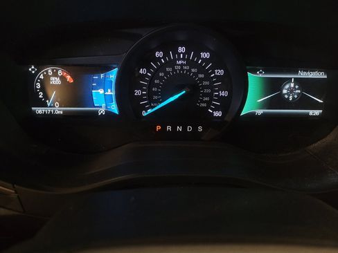 Used 2018 Ford Fusion SE w/ Fusion SE Technology Package FWD image 23