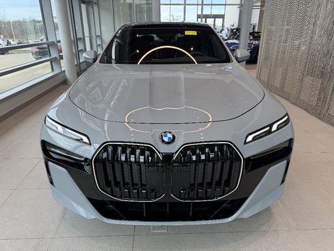 New 2026 BMW 740i xDrive AWD/4WD image 2