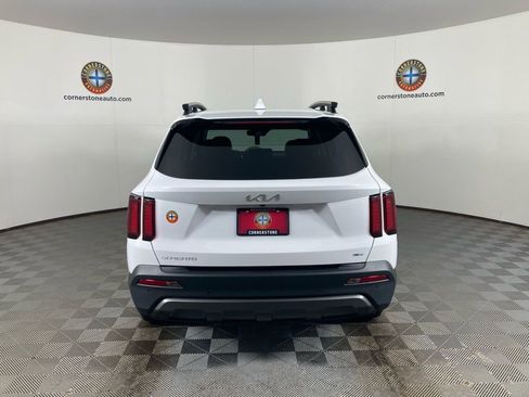 Used 2023 Kia Sorento S image 19