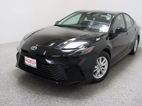 Used 2025 Toyota Camry LE FWD image 2