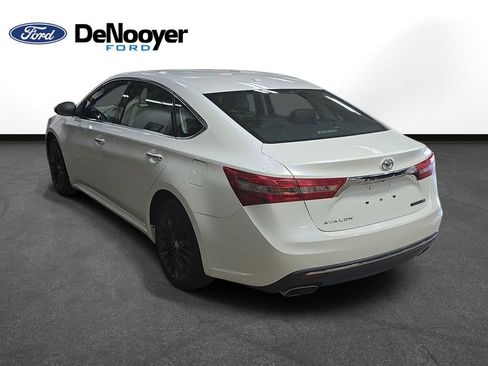 Used 2018 Toyota Avalon Touring w/ Carpet Mat Package FWD image 8