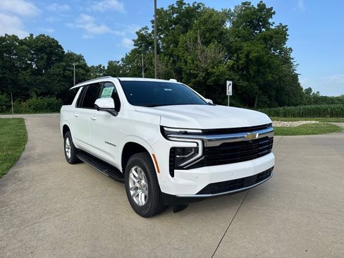 New 2026 Chevrolet Suburban LS AWD/4WD image 3