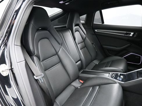 Certified 2022 Porsche Panamera Platinum Edition image 29