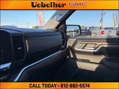 Used 2025 GMC Sierra 1500 SLT image 32