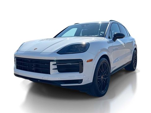 Used 2025 Porsche Cayenne image 1