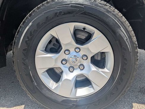 Used 2021 RAM 1500 Big Horn AWD/4WD image 12